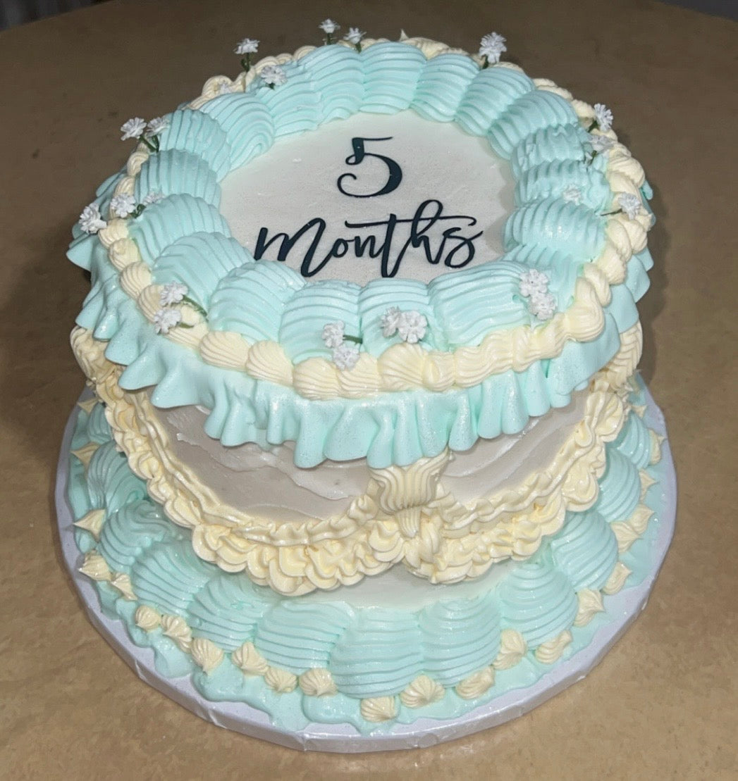 Round Vintage Cake
